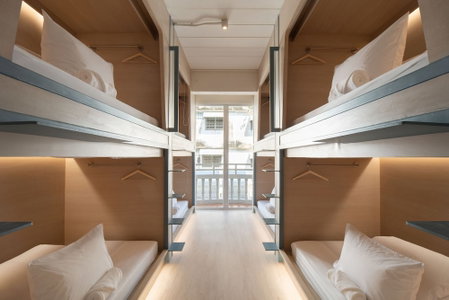 BEAT. Warii Hostel at Chaophraya River, Bangkok, Thailand