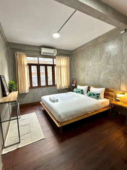 Siam Breeze Inn - Self Check-in, Bangkok, Thailand