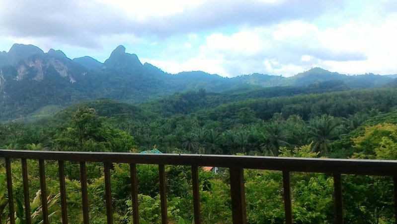 Khao Sok Horizon, Phanom, Thailand