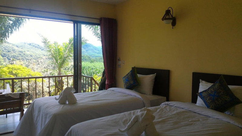Khao Sok Horizon, Phanom, Thailand