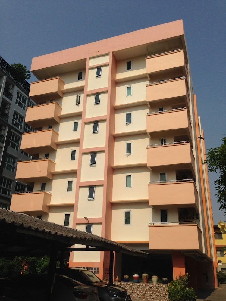 Hotel · Yaowamal Apartment, Nonthaburi