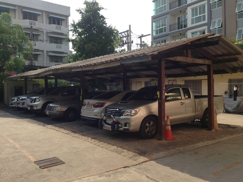 Yaowamal Apartment, Nonthaburi, Thailand