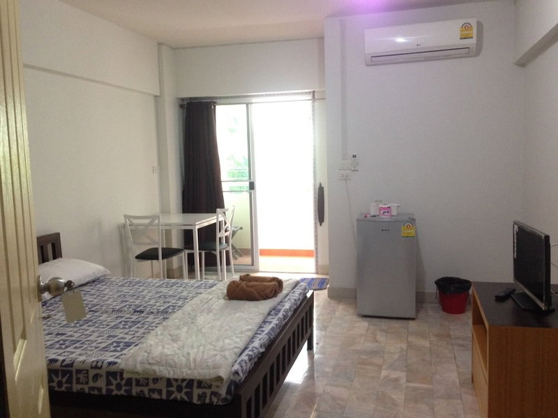 Yaowamal Apartment, Nonthaburi, Thailand