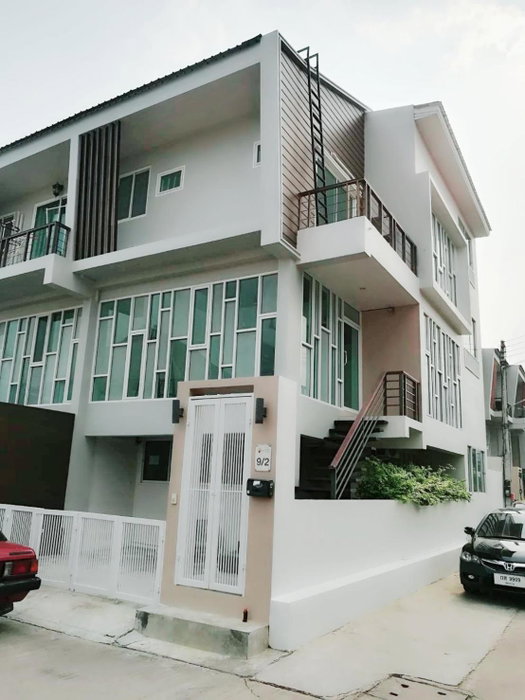 close Maya nimman 5bedroom villa, Chiang Mai, Thailand