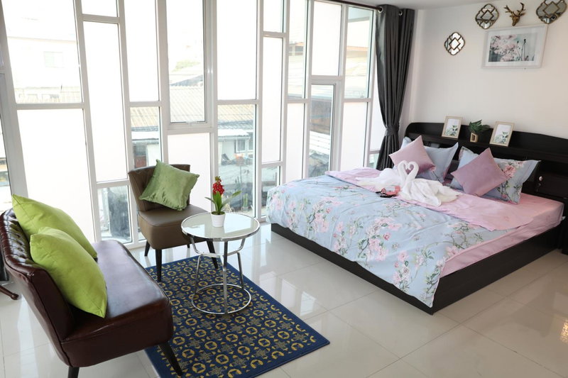 close Maya nimman 5bedroom villa, Chiang Mai, Thailand