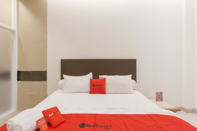 RedDoorz Plus @ Demangan Gejayan, Yogyakarta, Indonesia