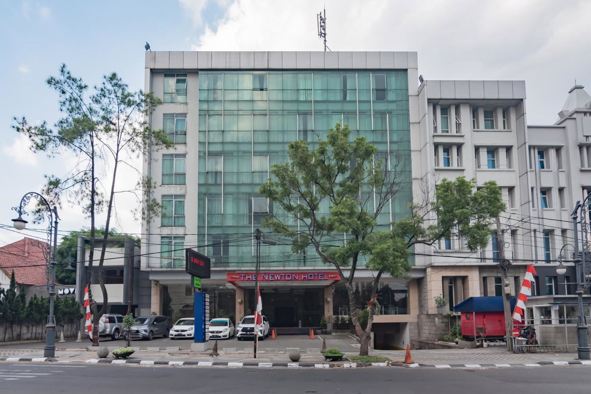 Urbanview Hotel Newton Riau Bandung by RedDoorz, Indonesia