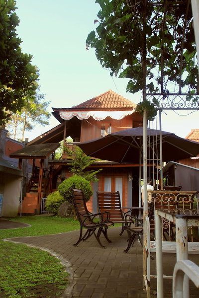 Bantal Guling Villa Bandung, Lembang, Indonesia