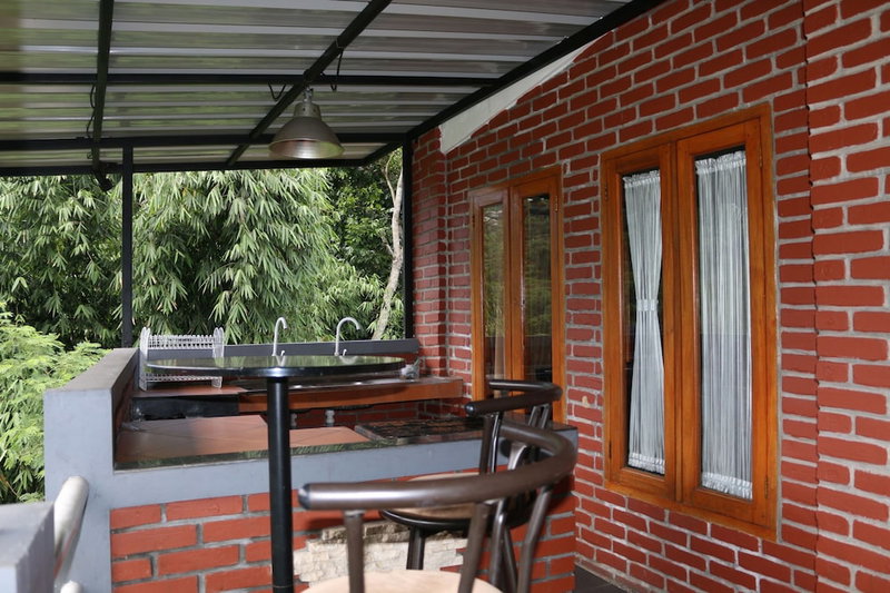 Bantal Guling Villa Bandung, Lembang, Indonesia