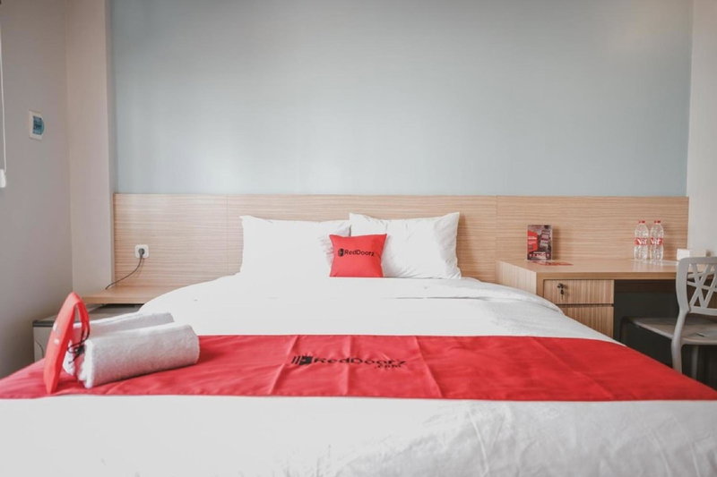 Reddoorz Plus @ Karet Pedurenan 3, Jakarta, Indonesia