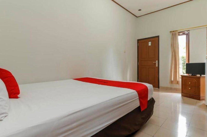 Reddoorz Plus @ Karet Pedurenan 3, Jakarta, Indonesia