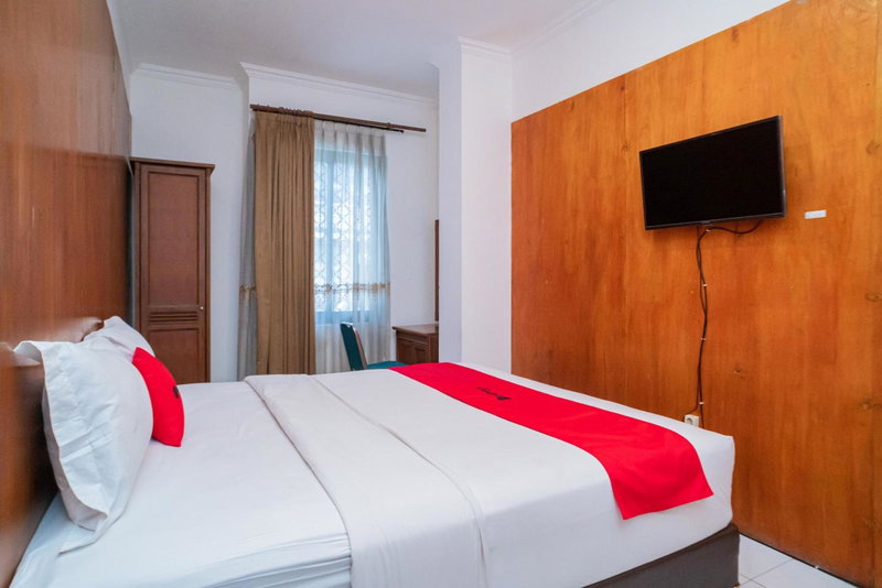 RedDoorz Plus at Hotel Surya Solo, Solo, Indonesia