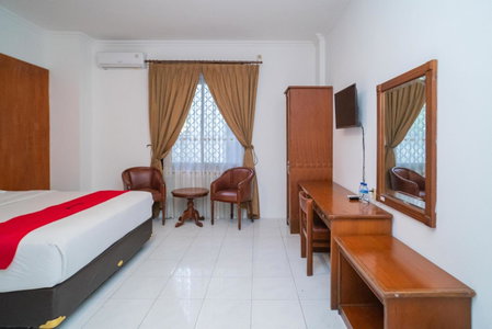 RedDoorz Plus at Hotel Surya Solo, Solo, Indonesia