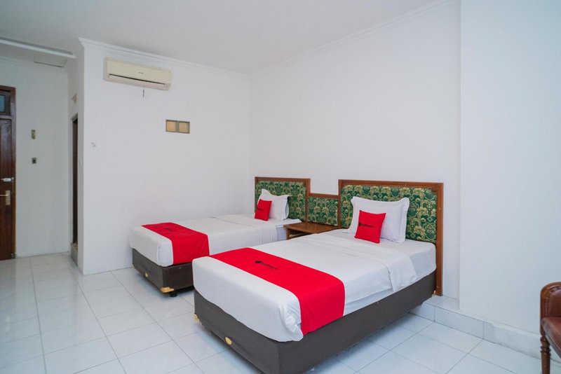 RedDoorz Plus at Hotel Surya Solo, Solo, Indonesia