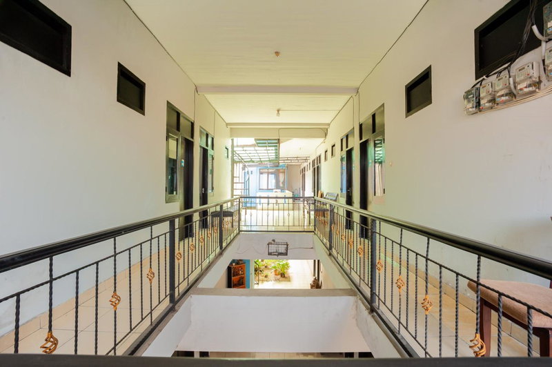RedDoorz near Margonda Raya, Kemirimuka Dua, Indonesia