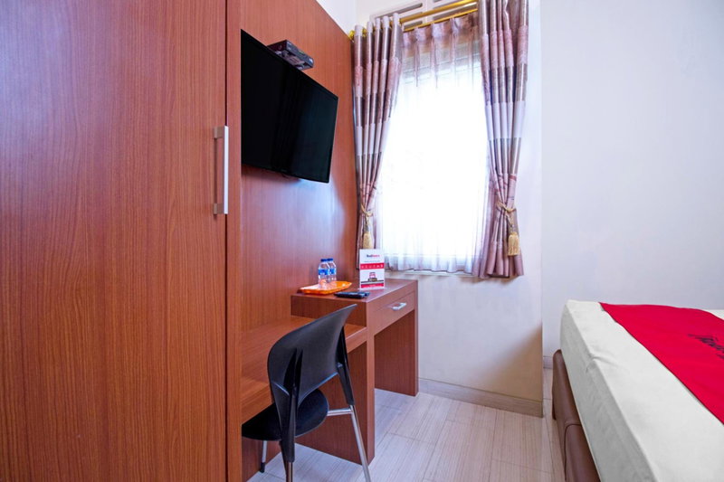 RedDoorz near Trans Studio Mall 2, Bandung, Indonesia