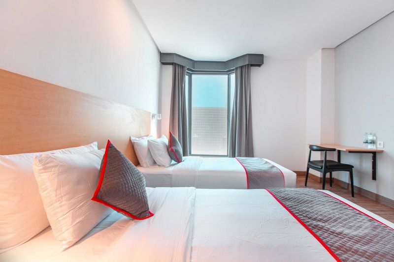 Super OYO Townhouse 1 Hotel Salemba, Jakarta, Indonesia