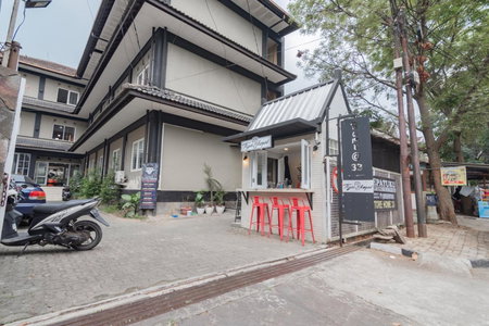 RedDoorz near Exit Toll Pasteur 5, Bandung, Indonesia