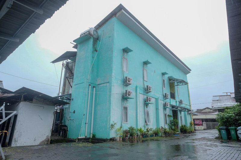 RedDoorz near Politeknik Manado, Paniki, Indonesia