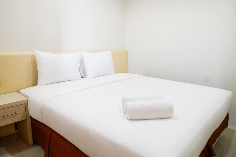 Comfy 1BR Twin Tower Apartment By Travelio, Surabaya, Indonesia