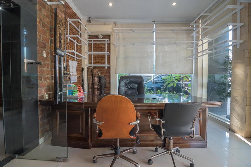 RedDoorz Plus near Cambridge City Square 2 Medan, Medan, Indonesia