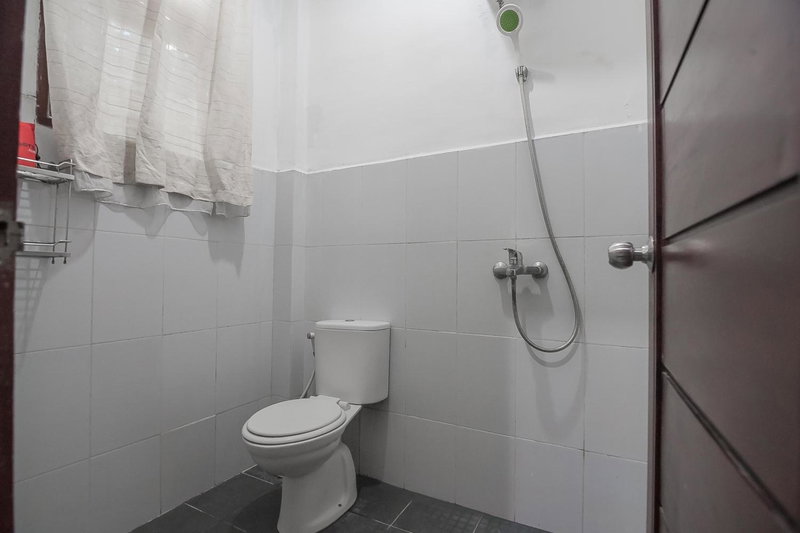 RedDoorz Plus near Cambridge City Square 2 Medan, Medan, Indonesia