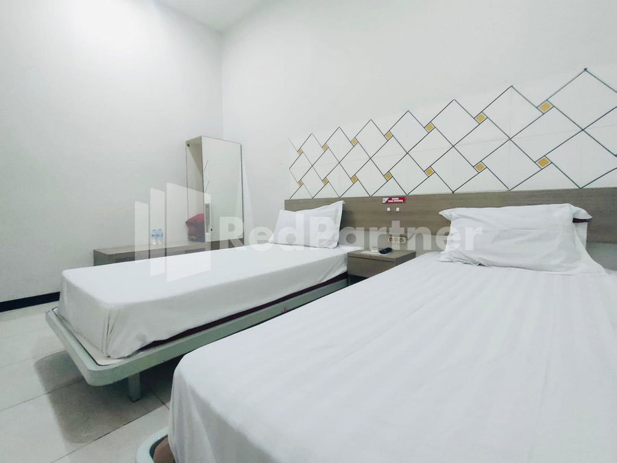 Almeira Homestay Syariah Near RS Islam Al-Irsyad Mitra Reddoorz, Surabaya, Indonesia