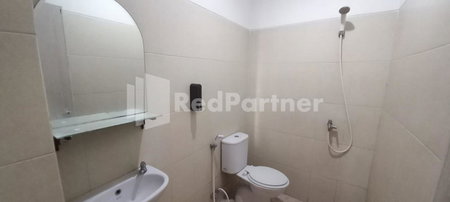 Almeira Homestay Syariah Near RS Islam Al-Irsyad Mitra Reddoorz, Surabaya, Indonesia
