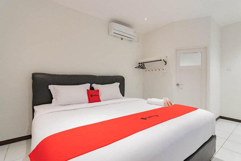RedDoorz Plus @ Pakuan Residence Tajur, Bogor, Indonesia