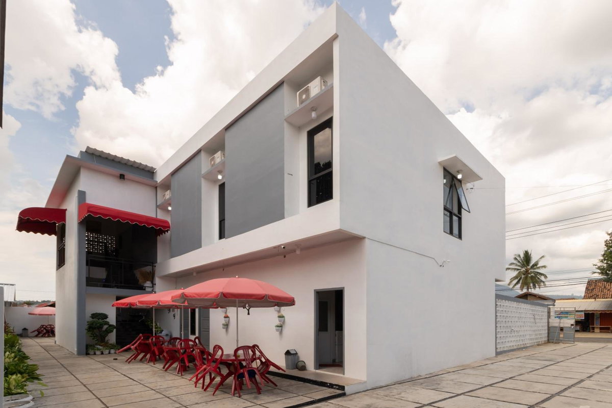 Hotel · RedDoorz near Tugu Coklat Pesawaran Lampung, Hajimana