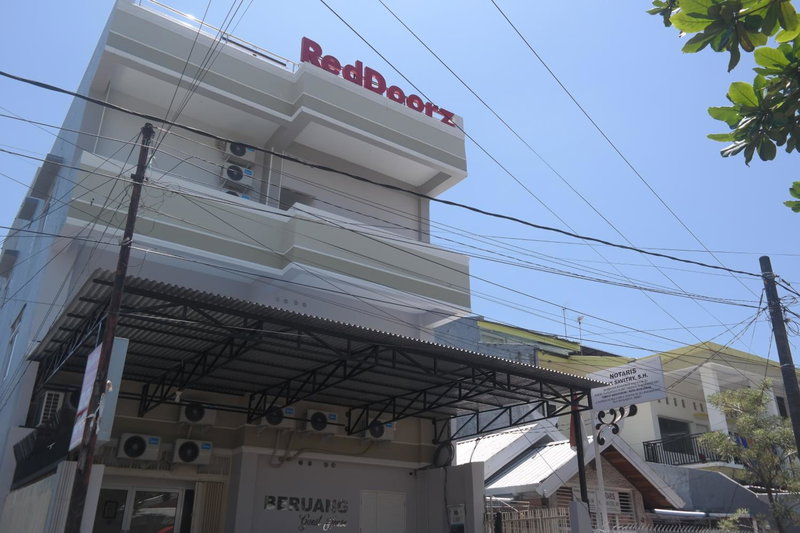 RedDoorz near Mall Ratu Indah 3, Balangberu, Indonesia