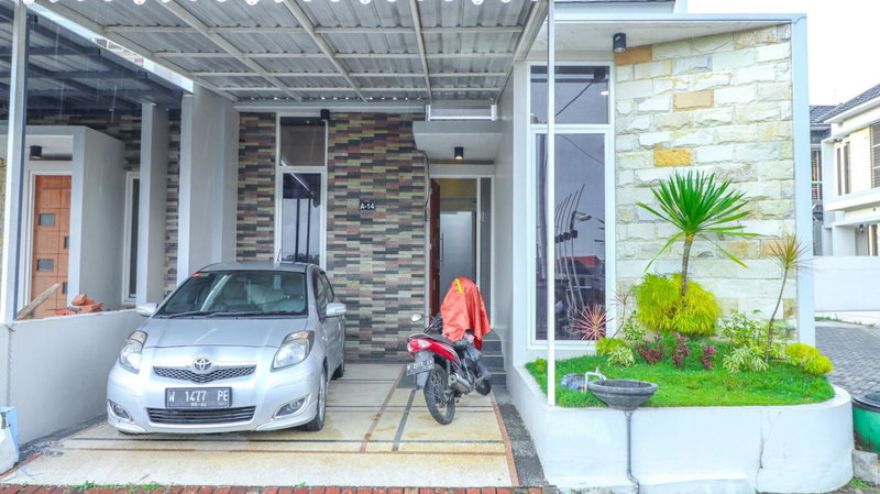 Villa Harmoni Syariah by Masterpiece Villa, Karangploso, Indonesia