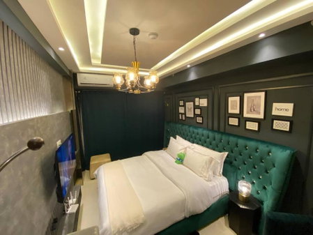 Du LoVeRe at Anderson Apartment, Lontar, Indonesia