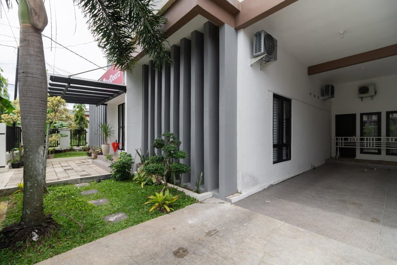 RedDoorz Syariah at Jalan Andalas Padang, Kampungdurian, Indonesia