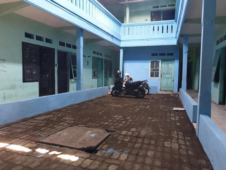 OYO Life 92621 Zain Kost, Blimbing, Indonesia