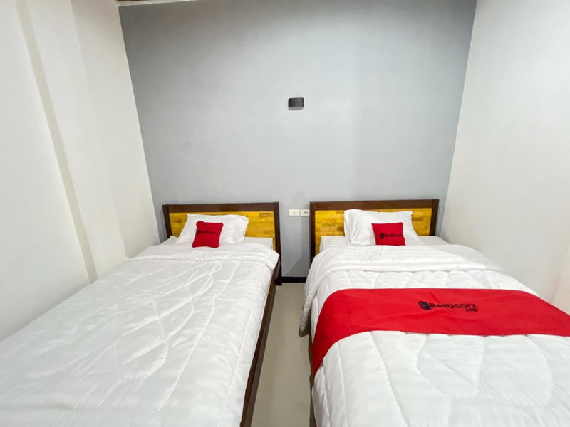 RedDoorz at Rose House Simpang Pemda Medan Selayan, Sunggal, Indonesia