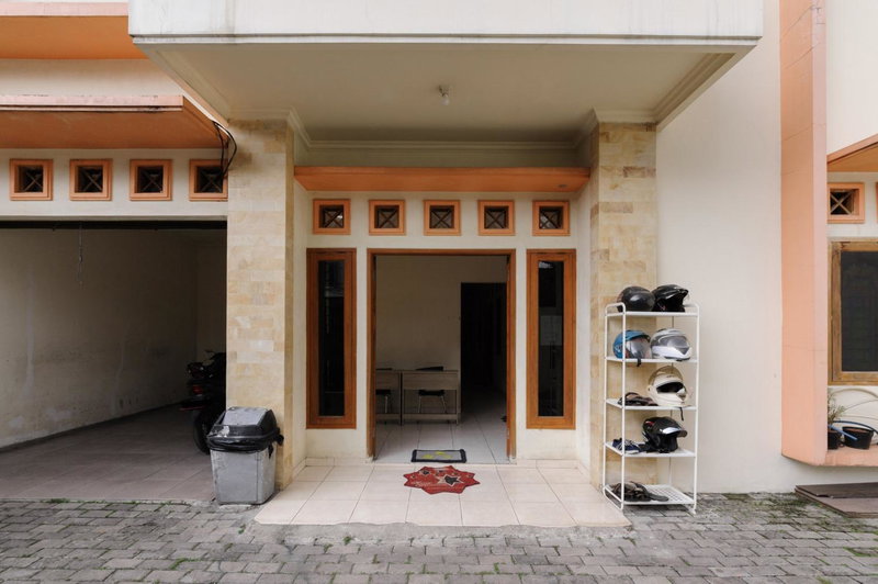 RedDoorz at Meruya Utara, Jakarta, Indonesia