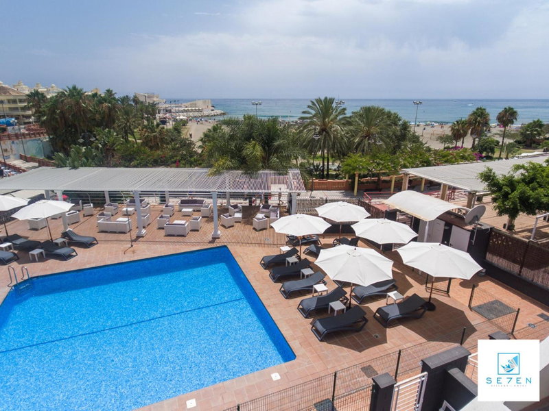 Apartamentos Seven Village, Benalmádena, Spain