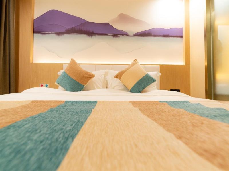 VX Xuzhou Yunlong District Normal University Yunlong Mountain Scenic Spot Hotel, Xuzhou, China