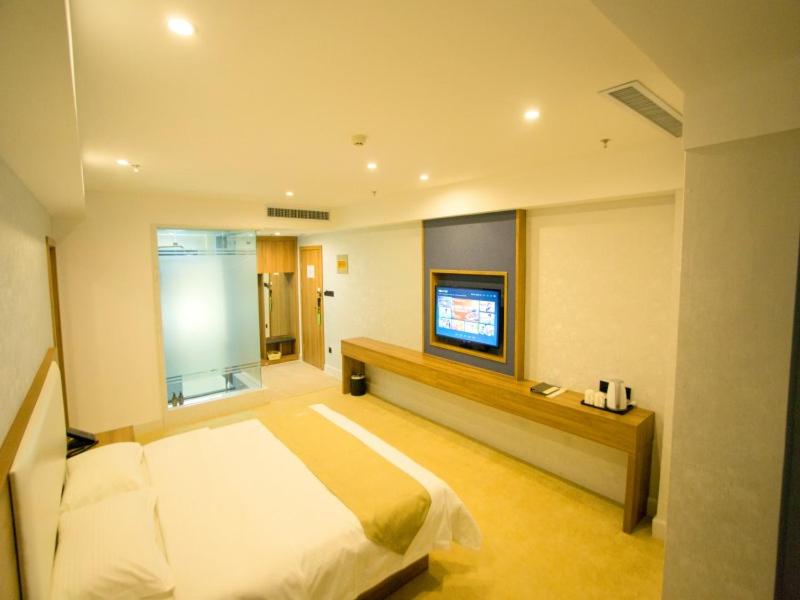 GreenTree Inn Liao Cheng Shen Country Bus Station Business Hotel, Liaocheng, China
