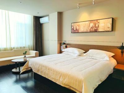 Jinjiang Inn is Qingdao Huangdao Dongjiakou Hotel, Poli, China