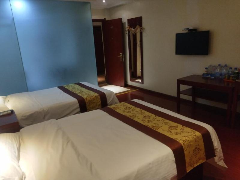 GreenTree Inn Shandong Heze Development Zone Guangzhou Road Yuehua Express Hotel, Heze, China