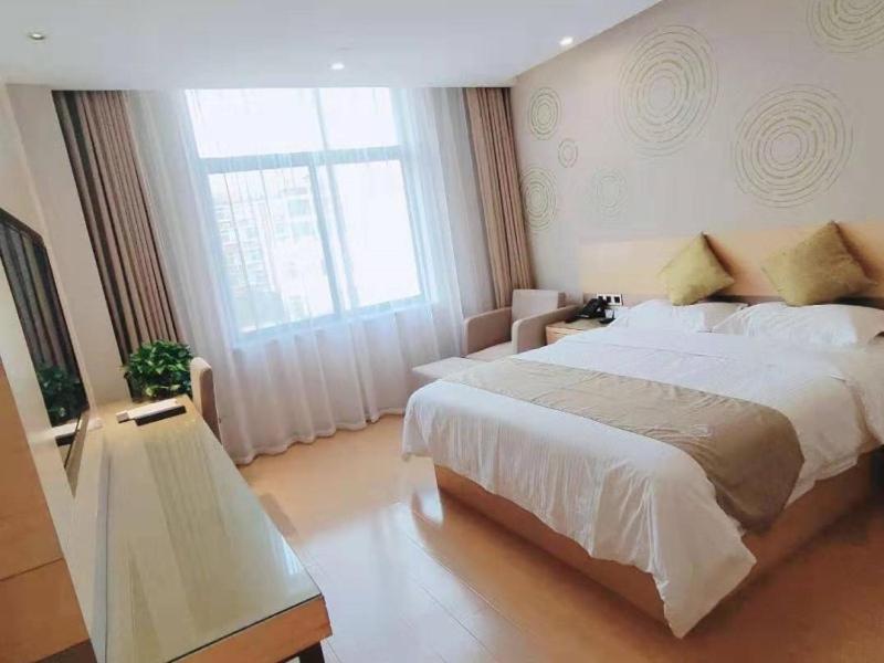 GreenTree Inn Huainan Shannan New District Erzhong Business Hotel, Sanhe, China