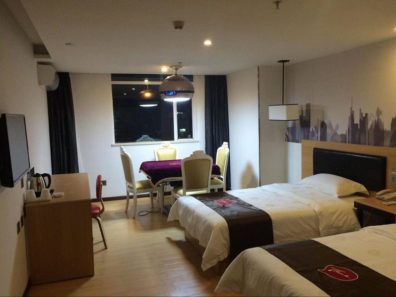 Thank Inn Chain Hotel Guangdong Shenzhen Longhua Qinghu Subway Station, Bao'an, China