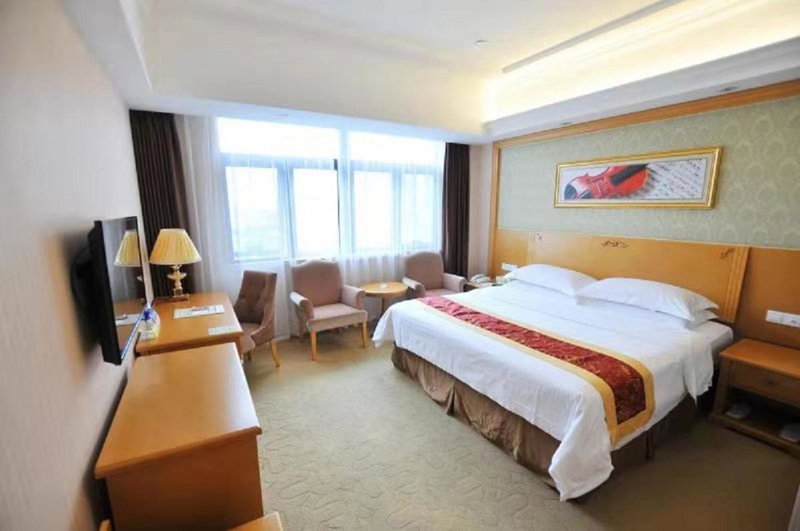 Vienna Hotel Qidong South Gongyuan Road, Qidong, China