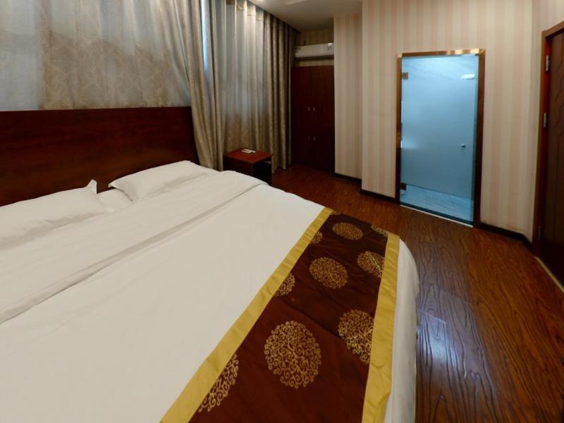 Shell Jiangsu Province Suqian Sucheng district Auto parts mall Hotel, Suqian, China