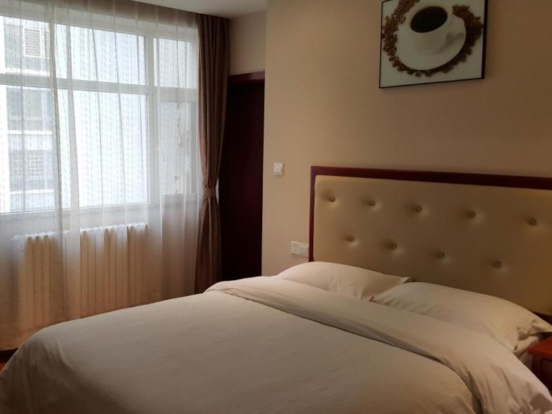 GreenTree Inn ShanDong TaiAn Bus Station LingShan Street Express Hotel, Tai'an, China