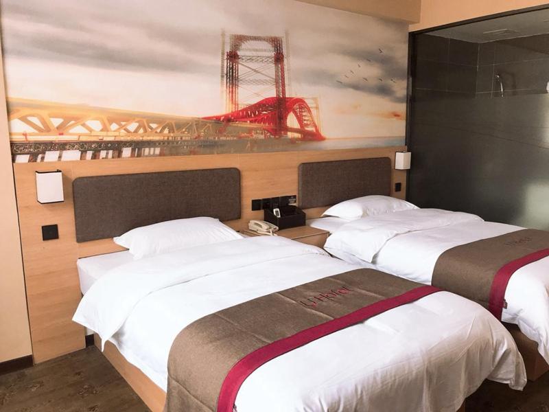 Thank Inn Plus Hotel Shandong Weihai Rongcheng City Chengshan Avenue Rt-mart, Weihai, China