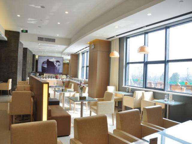 Jinjiang Inn Select Xuzhou High-speed Railway Huaihai Huanqiugang Branch, Xuzhou, China