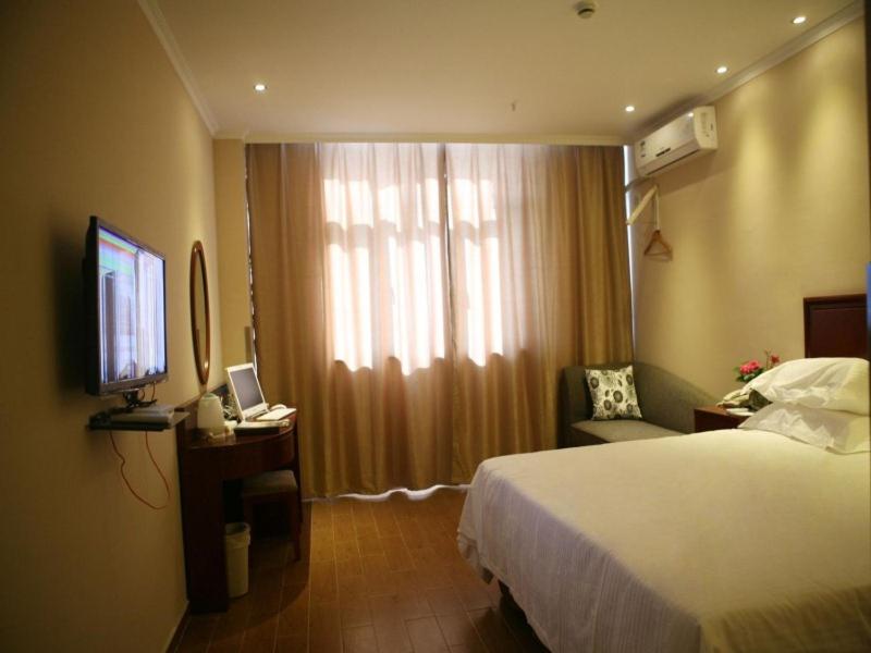 GreenTree Inn Xinjiang Tulufan North Xihuan Road Express Hotel, Turfan, China